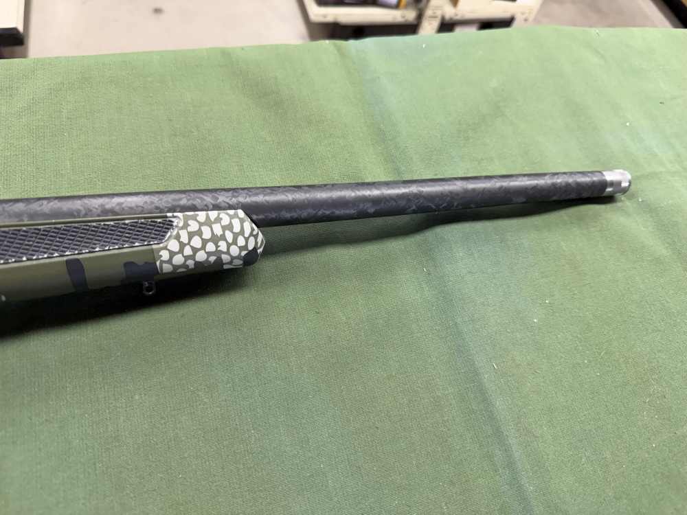 Savage ultra lite 6.5 creedmoor kuiu camo carbon fiber barrel 1:8 -img-3