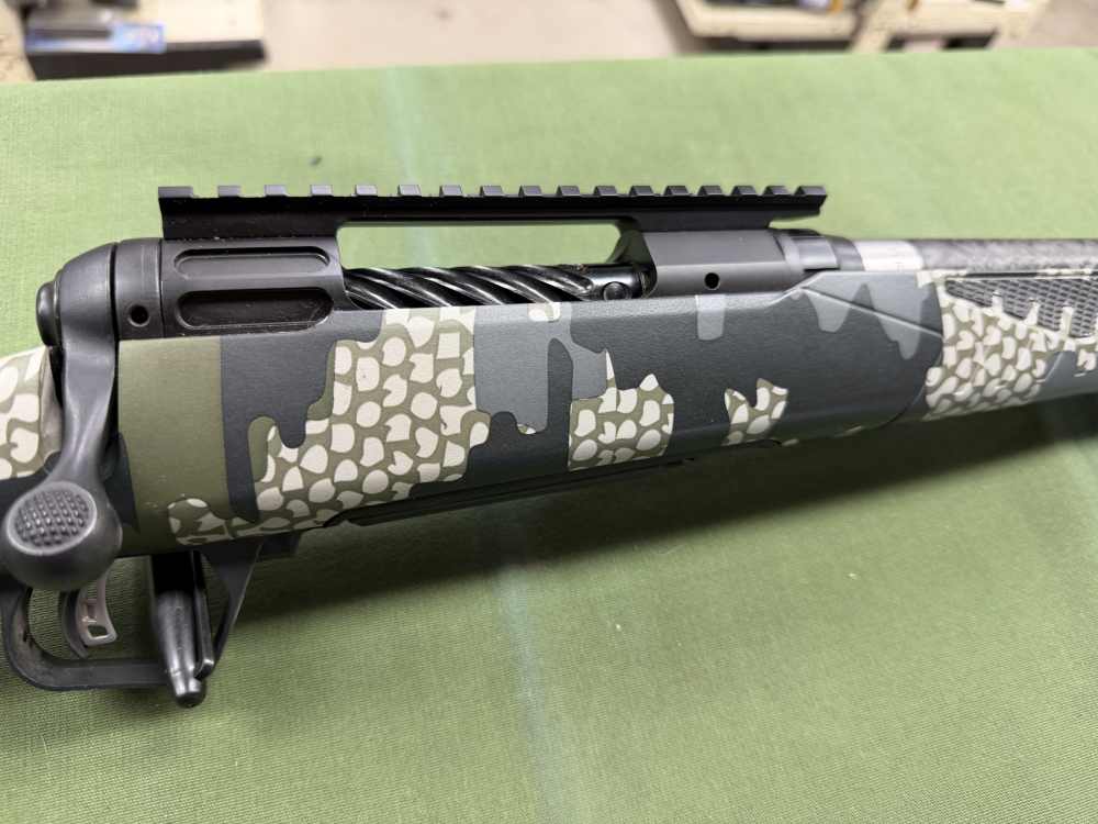 Savage ultra lite 6.5 creedmoor kuiu camo carbon fiber barrel 1:8 -img-2