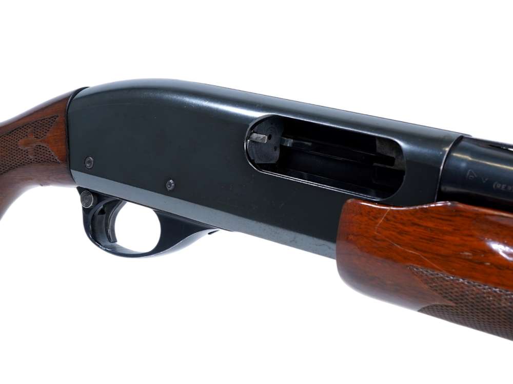 Remington 870 Wingmaster 12 GA 30" Vent Rib Pump Shotgun Rem Walnut 2 3/4"-img-16