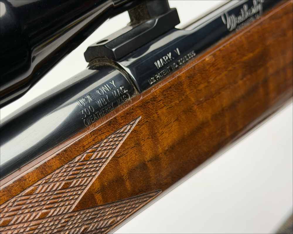 WEATHERBY Mark V .300 WBY Magnum 26" - Walnut - Leupold 3x9 Vari-X IIc-img-4