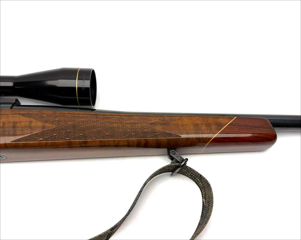 WEATHERBY Mark V .300 WBY Magnum 26" - Walnut - Leupold 3x9 Vari-X IIc-img-6
