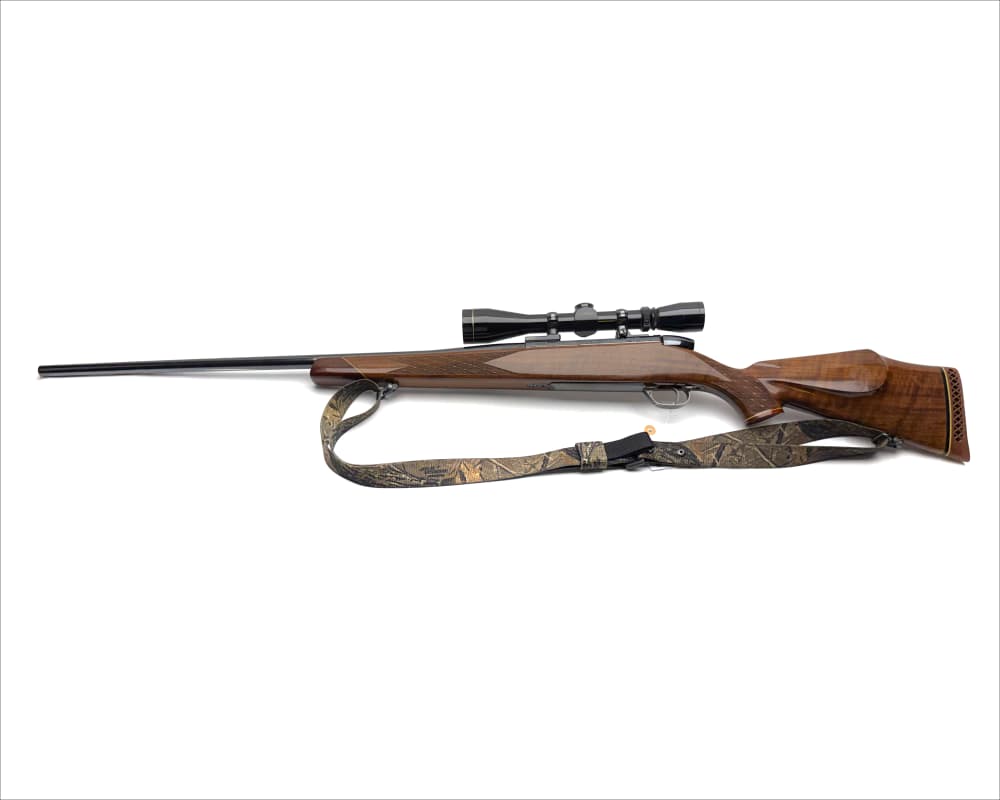 WEATHERBY Mark V .300 WBY Magnum 26" - Walnut - Leupold 3x9 Vari-X IIc-img-3