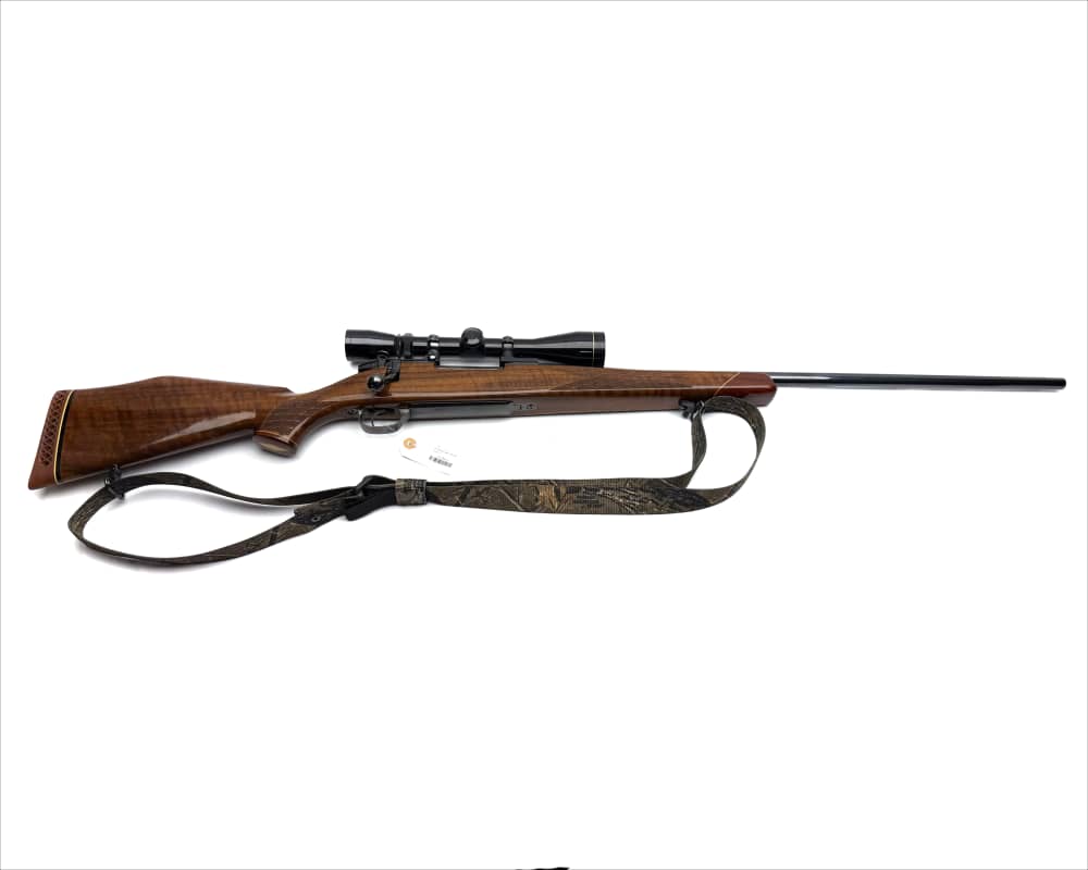 WEATHERBY Mark V .300 WBY Magnum 26" - Walnut - Leupold 3x9 Vari-X IIc-img-0