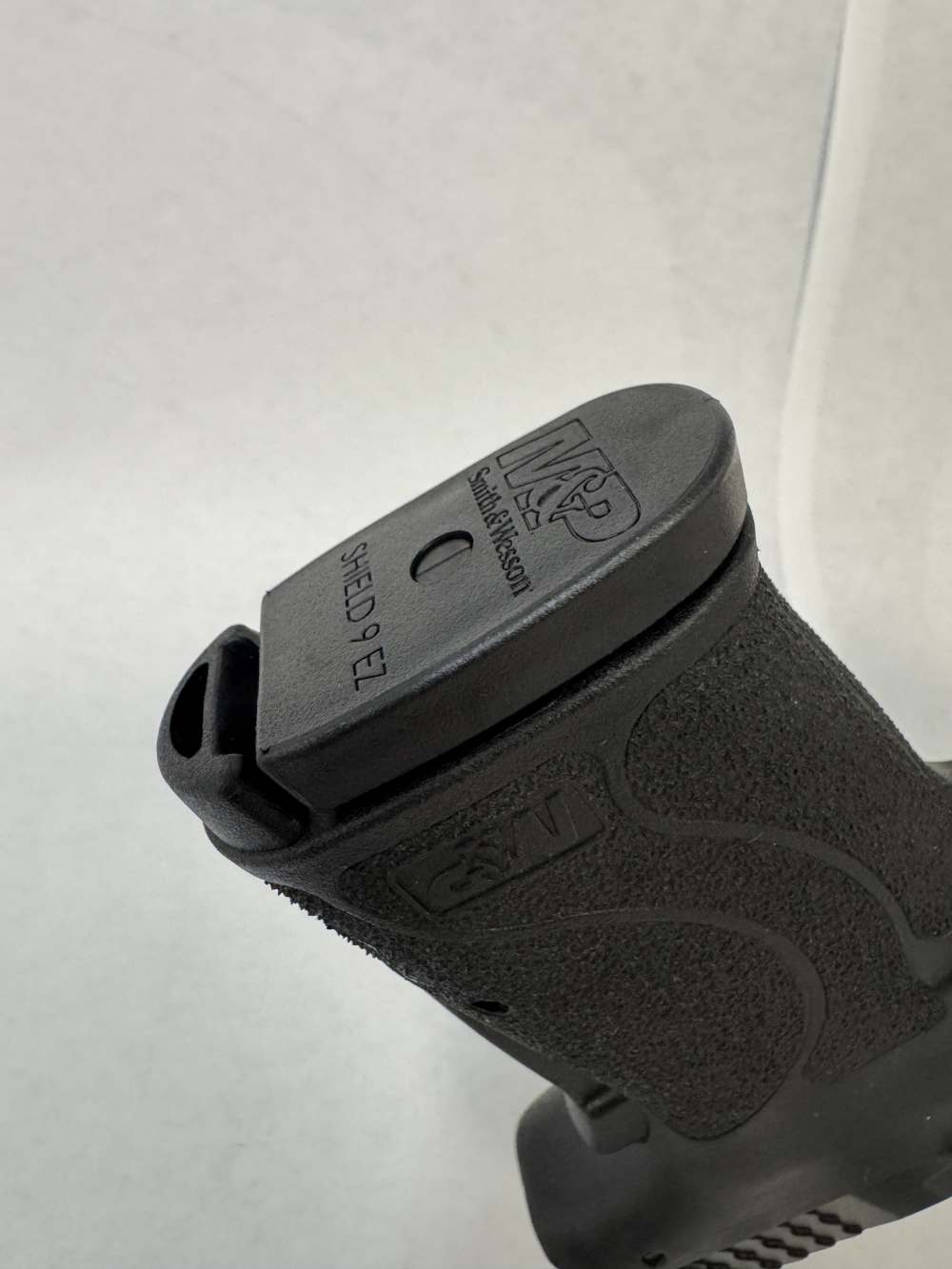 Smith & Wesson M&P9 Shield EZ TruGlo Night Sights Penny Auction No Reserve-img-7