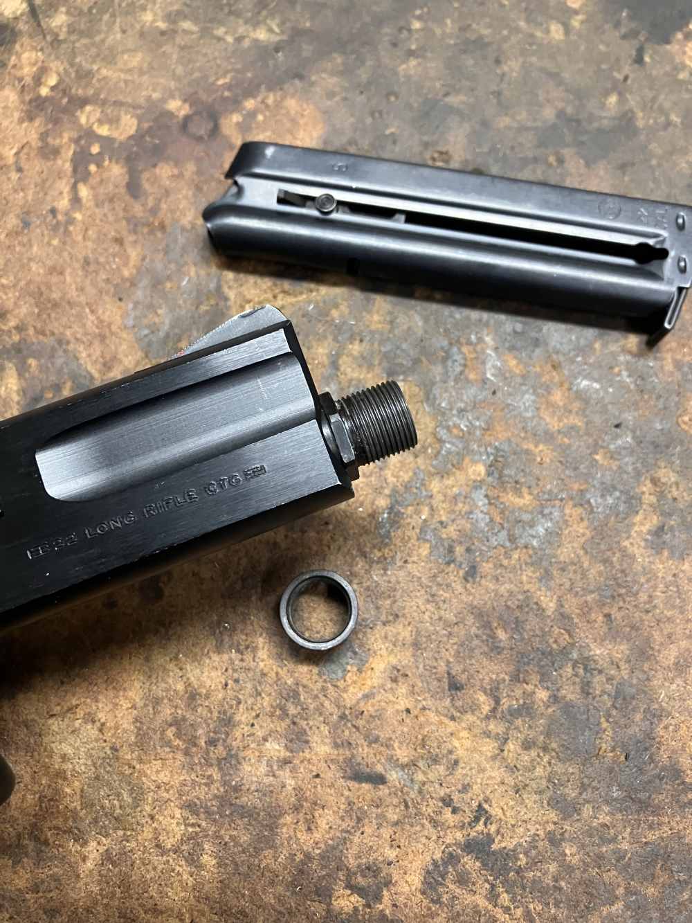 Smith and Wesson 422 threaded -img-4