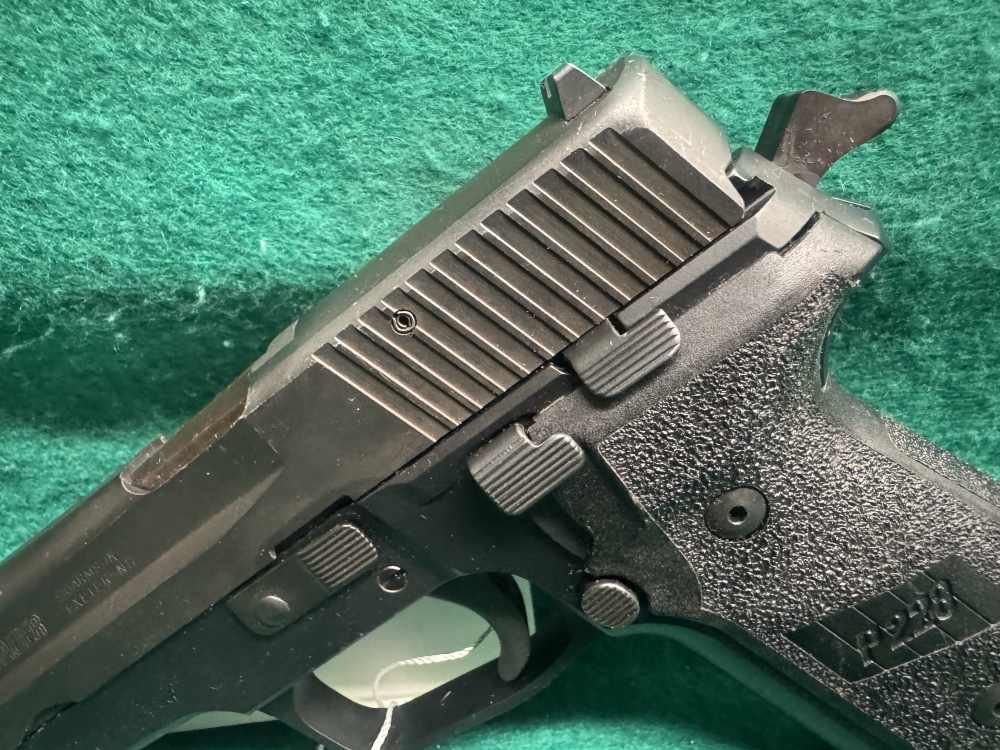 Sig Sauer P228 9mm-img-7