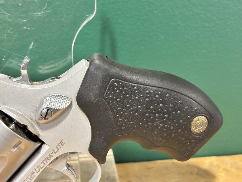 Taurus 85 Ultra-lite .38 SPL Snub Nose Revolver 2"-img-1