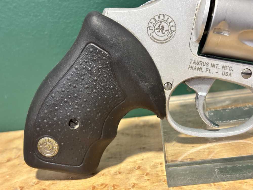 Taurus 85 Ultra-lite .38 SPL Snub Nose Revolver 2"-img-5
