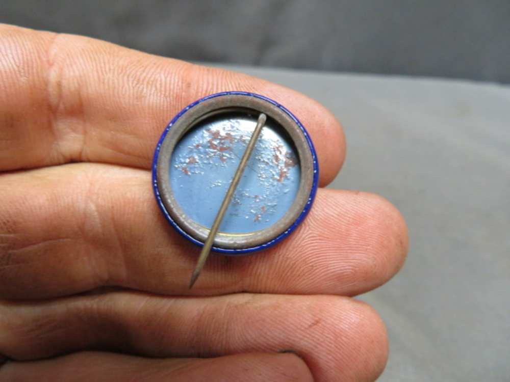 LOT OF 5 WWII AMERICAN WAR BOND BUTTONS PINS-img-4