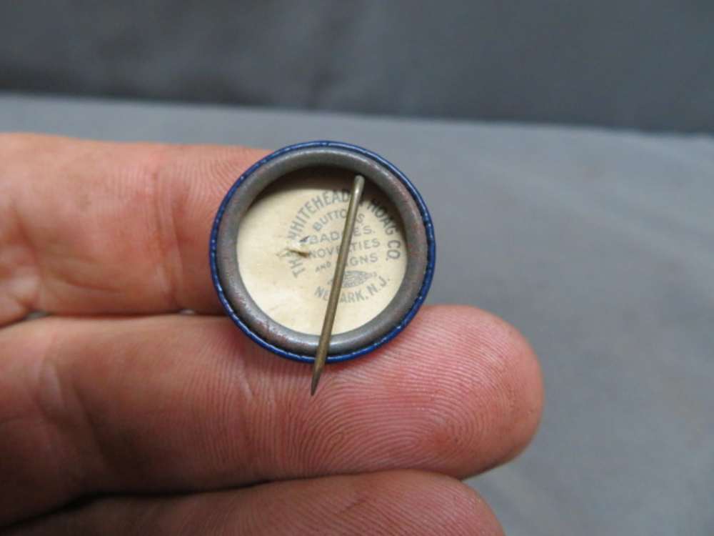 LOT OF 5 WWII AMERICAN WAR BOND BUTTONS PINS-img-8