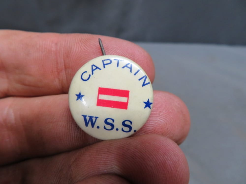 LOT OF 5 WWII AMERICAN WAR BOND BUTTONS PINS-img-9