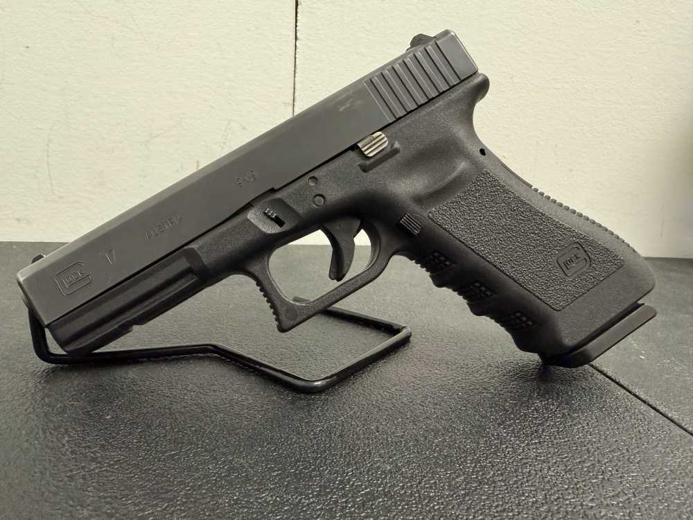 Glock 17 Gen 3 9mm 4.25" -img-0