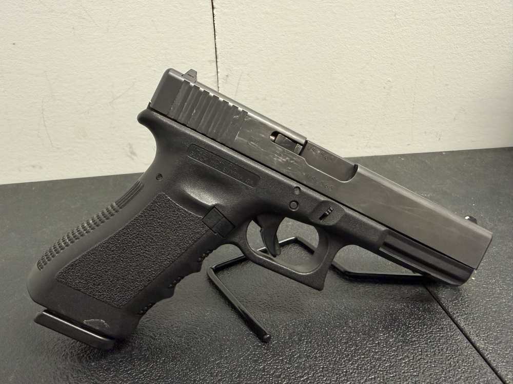Glock 17 Gen 3 9mm 4.25" -img-1