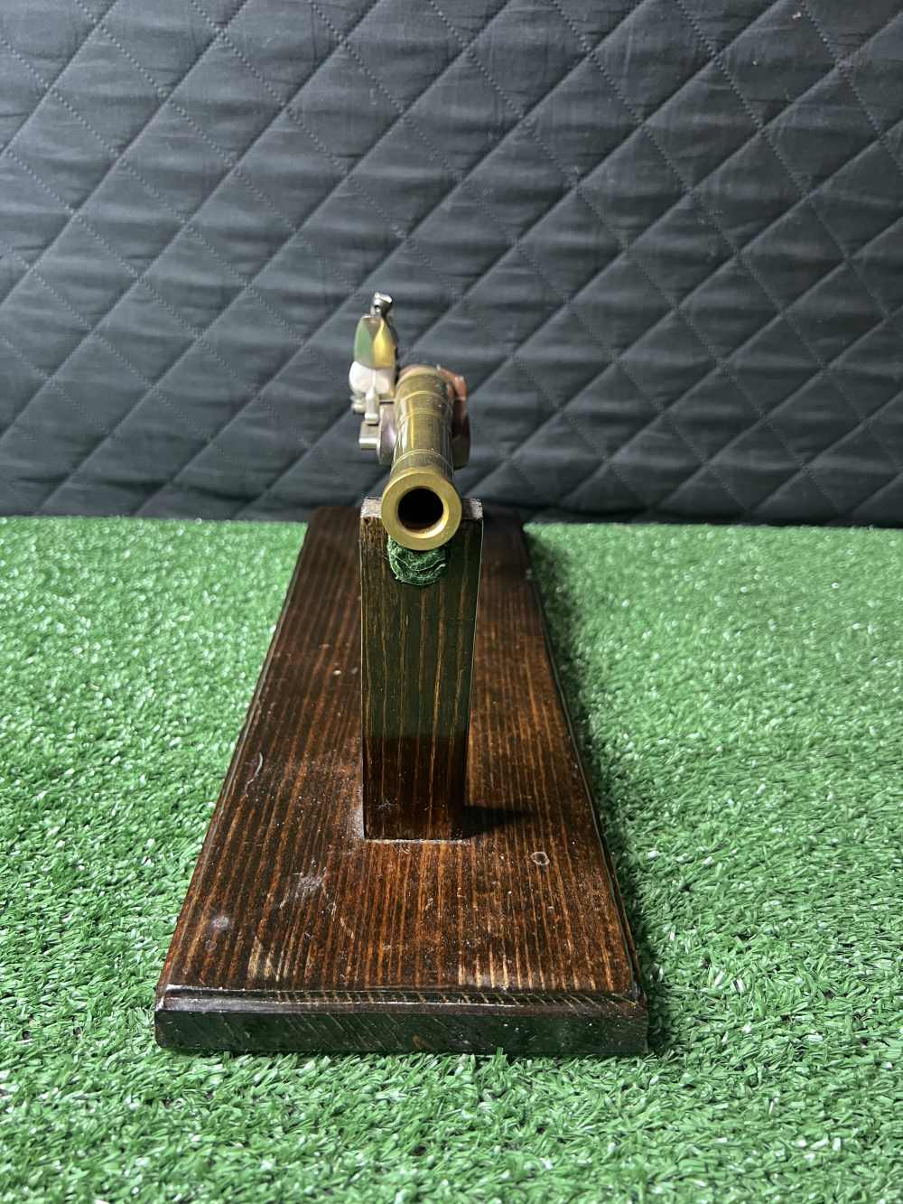 PEDERSOLI Queen Anne Black Powder Pistol 50 caliber brass barrel mint !!-img-4