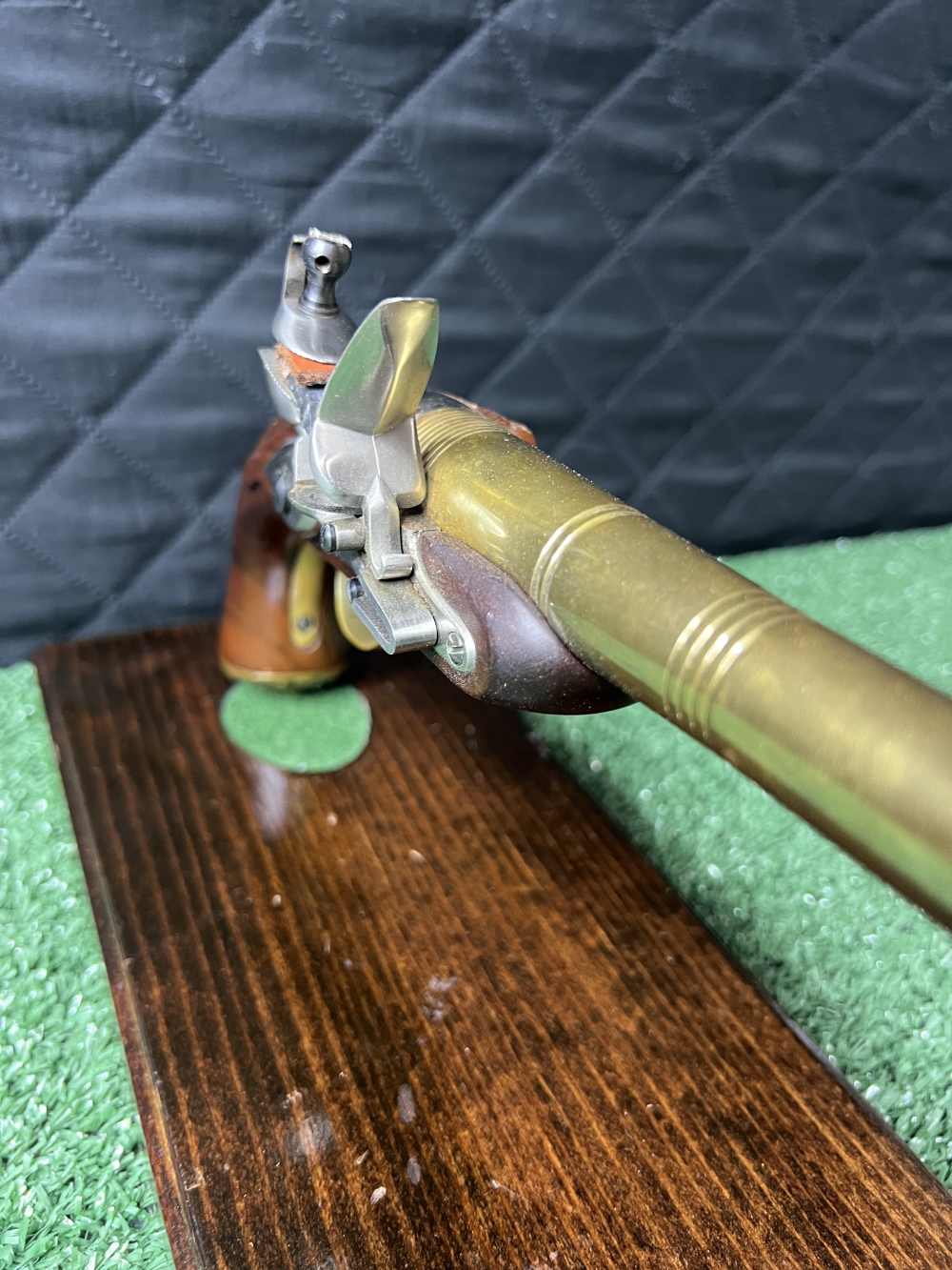PEDERSOLI Queen Anne Black Powder Pistol 50 caliber brass barrel mint !!-img-5