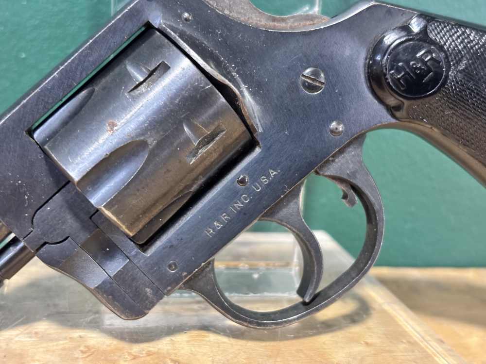 H&R 732 .32 S&W Long Revolver Swing Out Cylinder 6 Shot-img-5