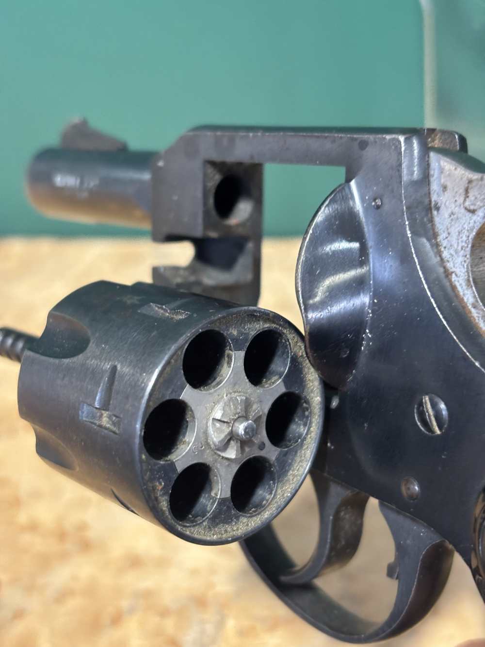 H&R 732 .32 S&W Long Revolver Swing Out Cylinder 6 Shot-img-8