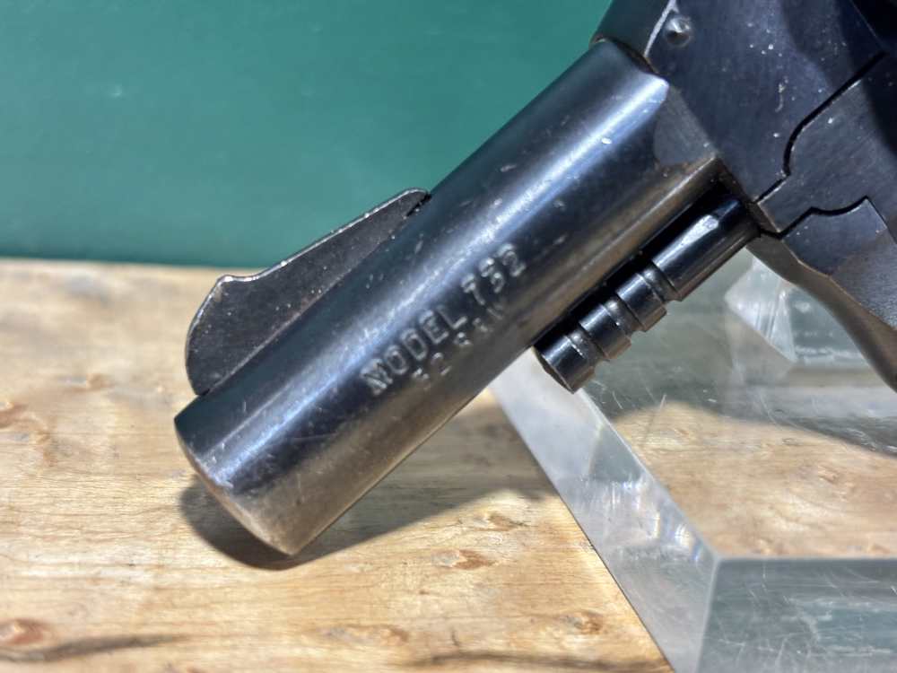 H&R 732 .32 S&W Long Revolver Swing Out Cylinder 6 Shot-img-1