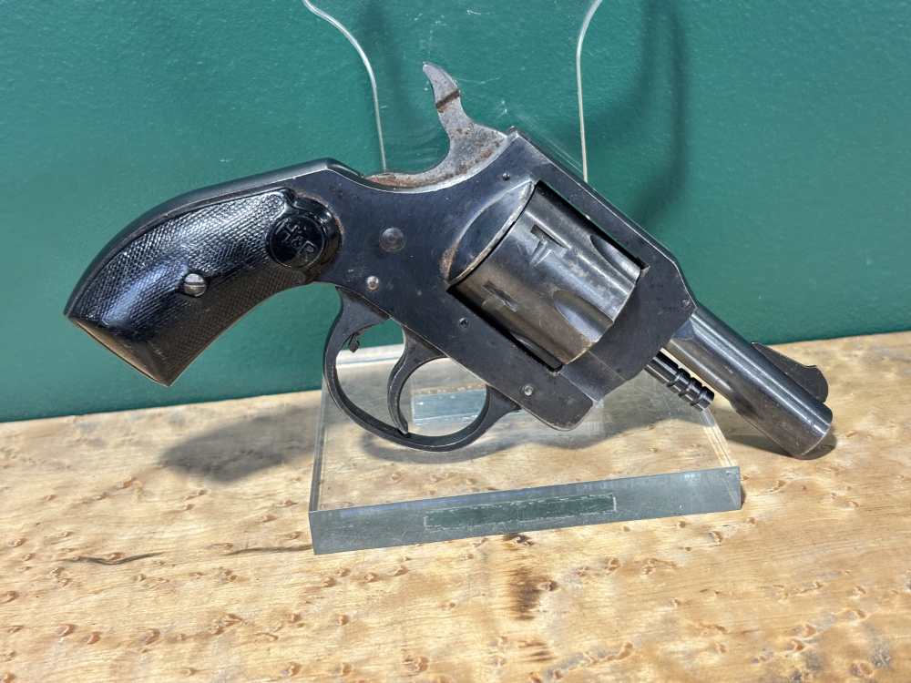 H&R 732 .32 S&W Long Revolver Swing Out Cylinder 6 Shot-img-0