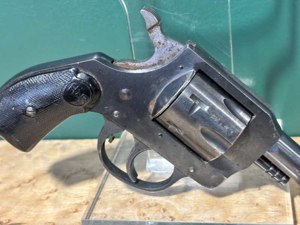 H&R 732 .32 S&W Long Revolver Swing Out Cylinder 6 Shot-img-3