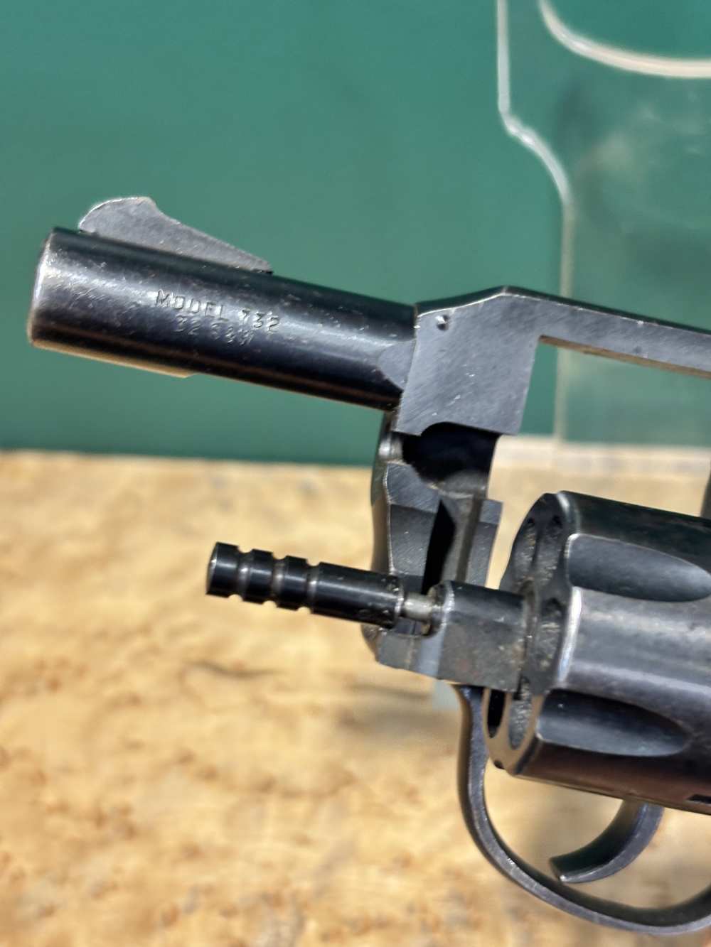 H&R 732 .32 S&W Long Revolver Swing Out Cylinder 6 Shot-img-7