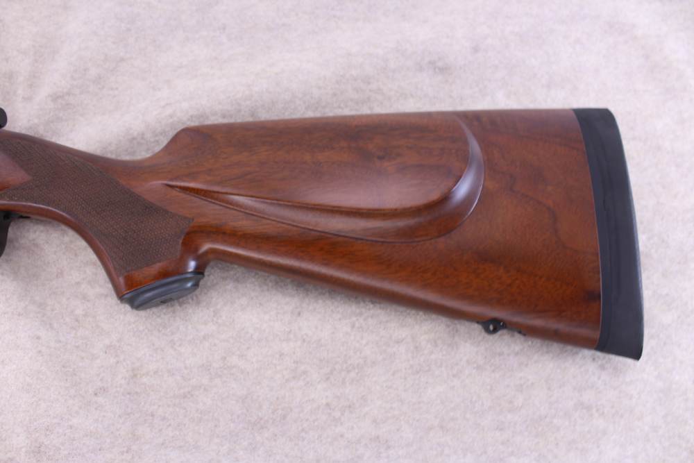 Winchester Model 70 Classic Super Grade 7mm Rem Mag 25" Walnut Fine Mint -img-19