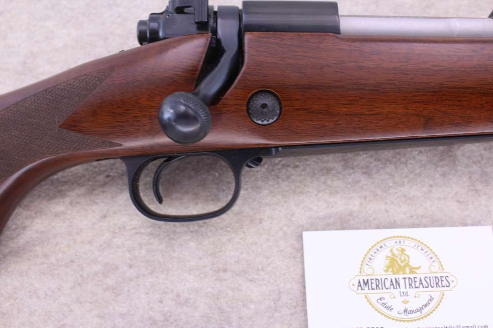 Winchester Model 70 Classic Super Grade 7mm Rem Mag 25" Walnut Fine Mint -img-9