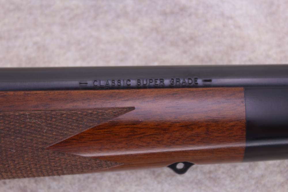Winchester Model 70 Classic Super Grade 7mm Rem Mag 25" Walnut Fine Mint -img-2