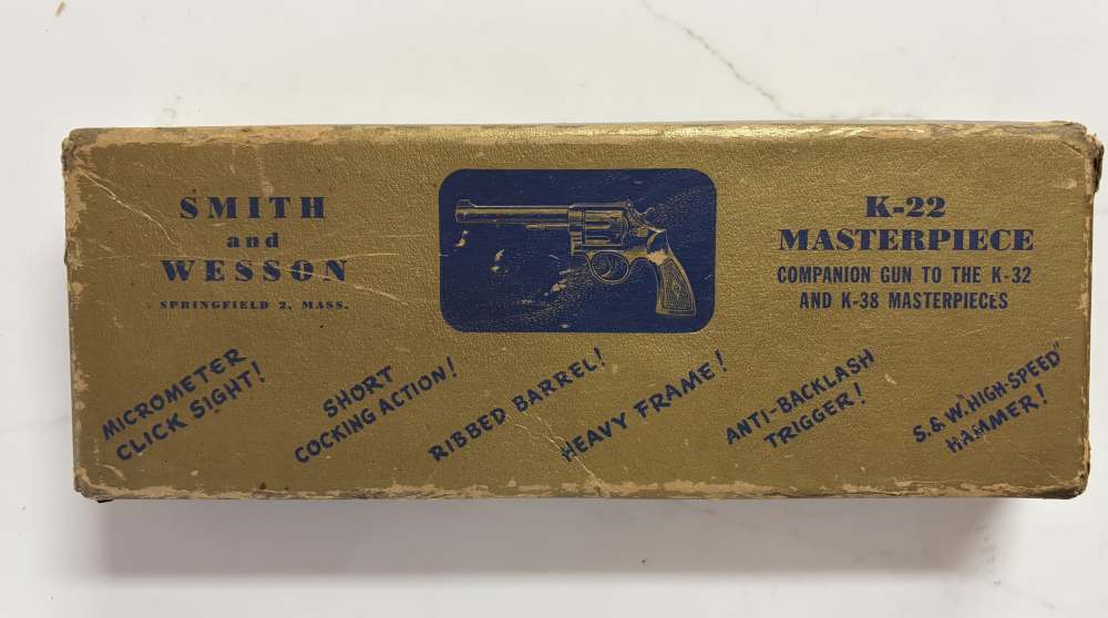 Smoth and Wesson K-22 Masterpiece 1948 with original box-img-3
