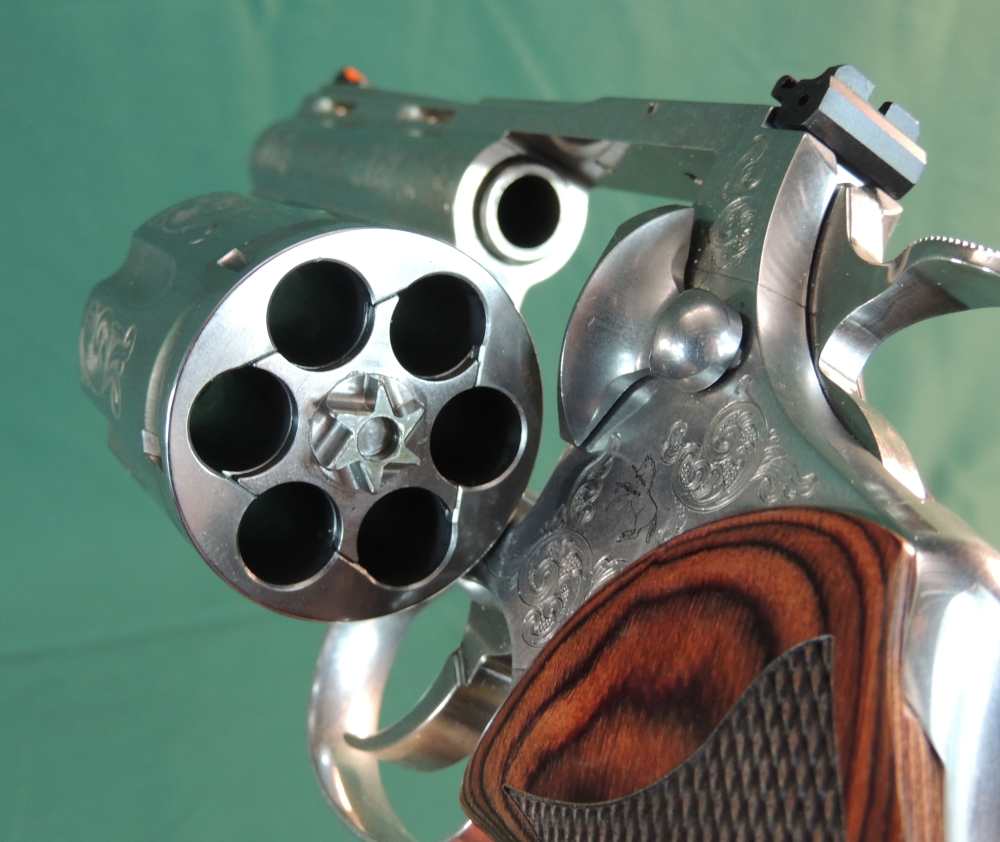 Colt Rosewwod Anaconda 44 Magnum Custom Collection Revolver 187 of 250-img-22
