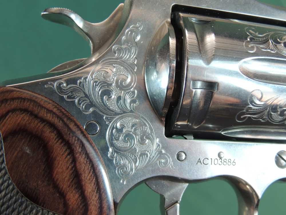 Colt Rosewwod Anaconda 44 Magnum Custom Collection Revolver 187 of 250-img-27