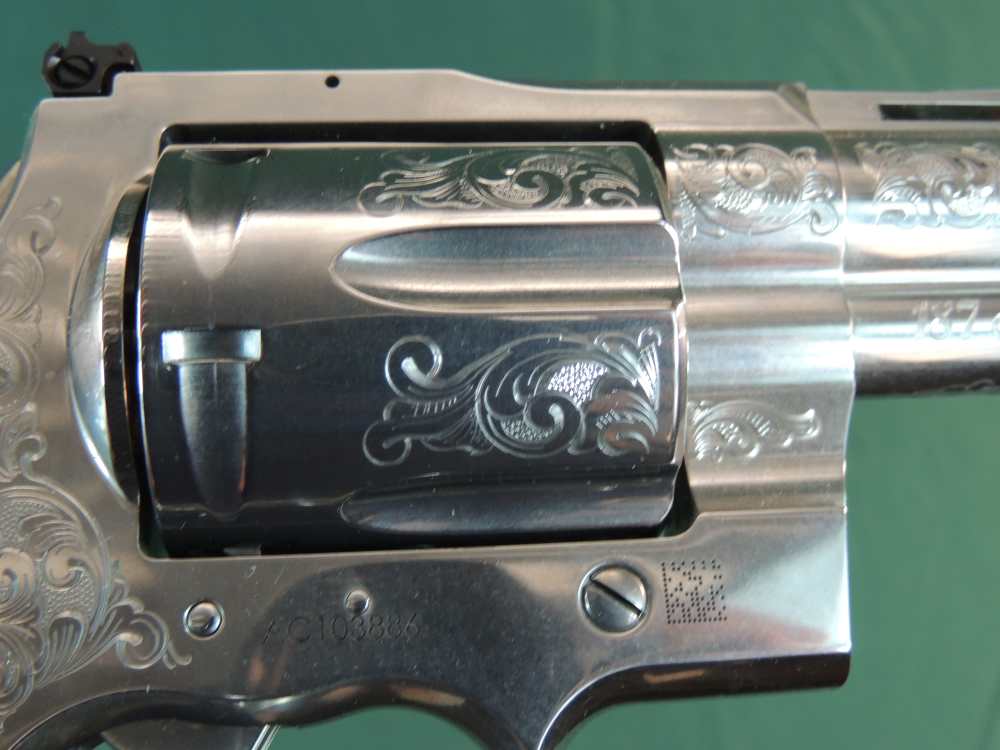 Colt Rosewwod Anaconda 44 Magnum Custom Collection Revolver 187 of 250-img-28
