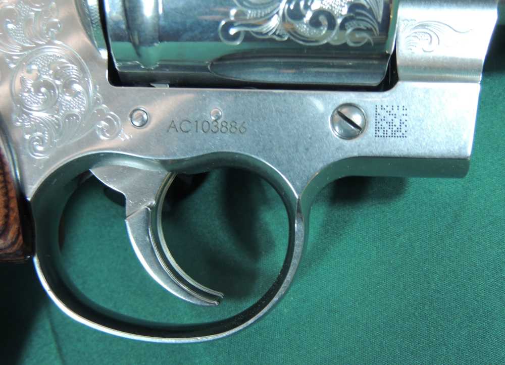 Colt Rosewwod Anaconda 44 Magnum Custom Collection Revolver 187 of 250-img-9