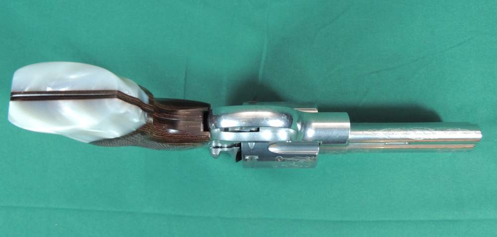 Colt Rosewwod Anaconda 44 Magnum Custom Collection Revolver 187 of 250-img-17