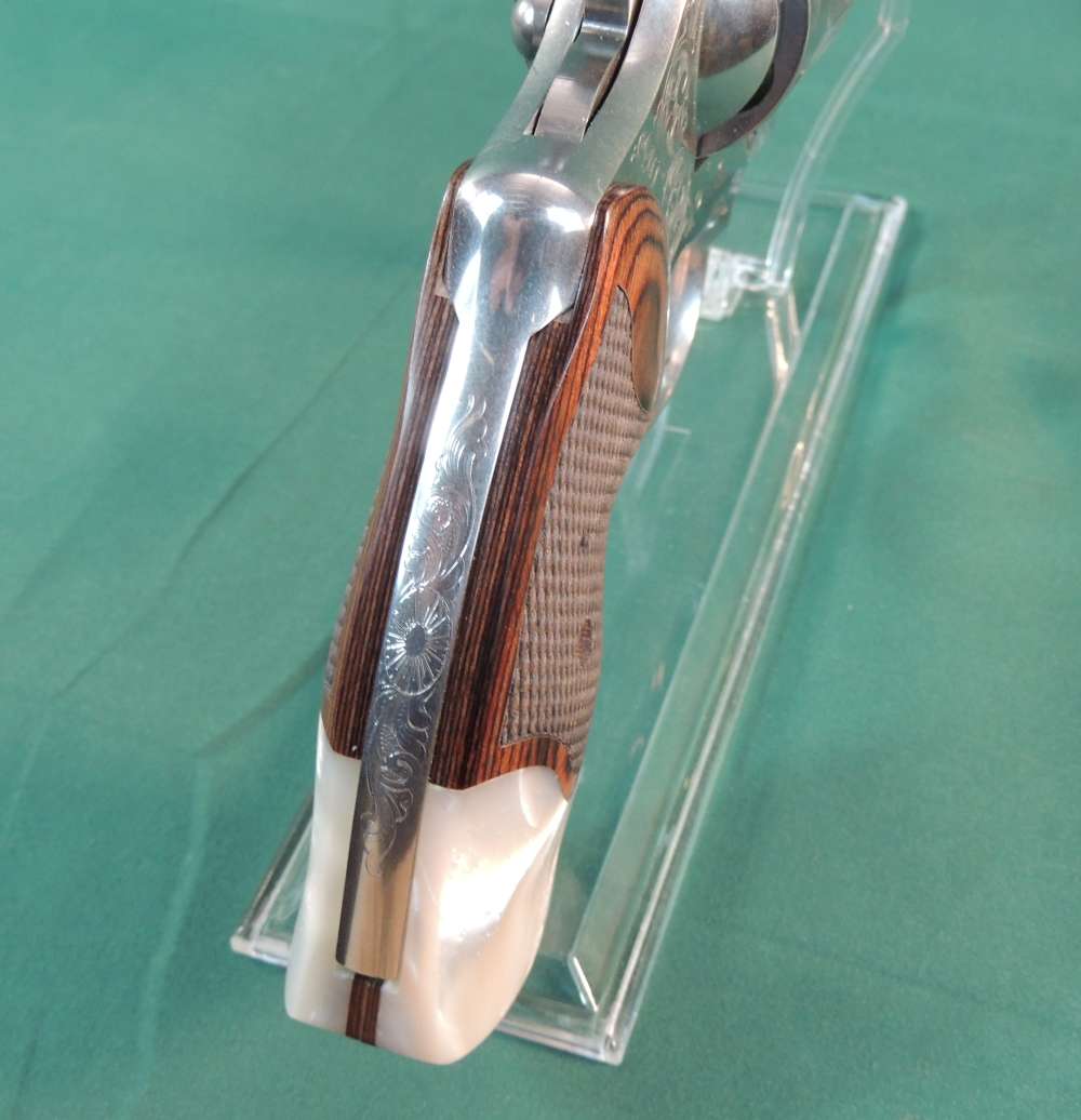 Colt Rosewwod Anaconda 44 Magnum Custom Collection Revolver 187 of 250-img-11