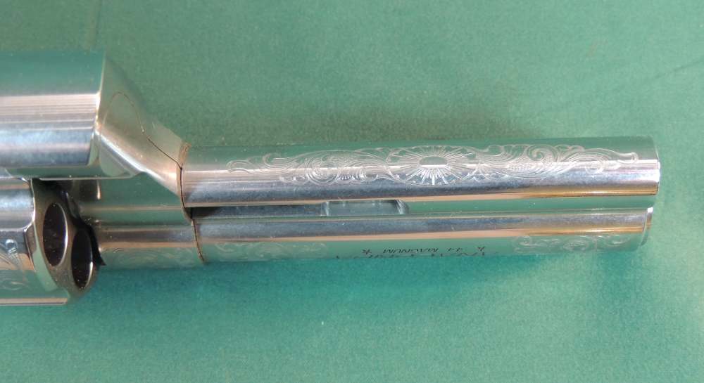 Colt Rosewwod Anaconda 44 Magnum Custom Collection Revolver 187 of 250-img-20