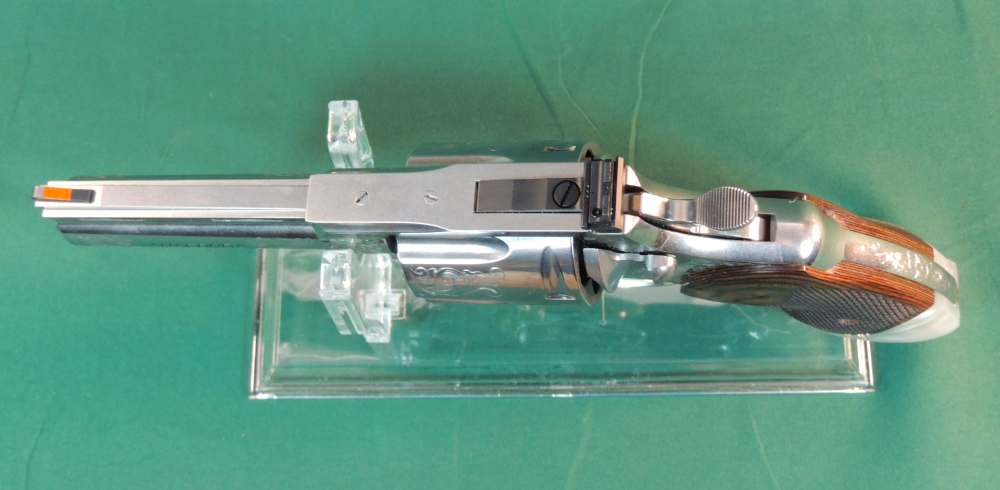 Colt Rosewwod Anaconda 44 Magnum Custom Collection Revolver 187 of 250-img-10