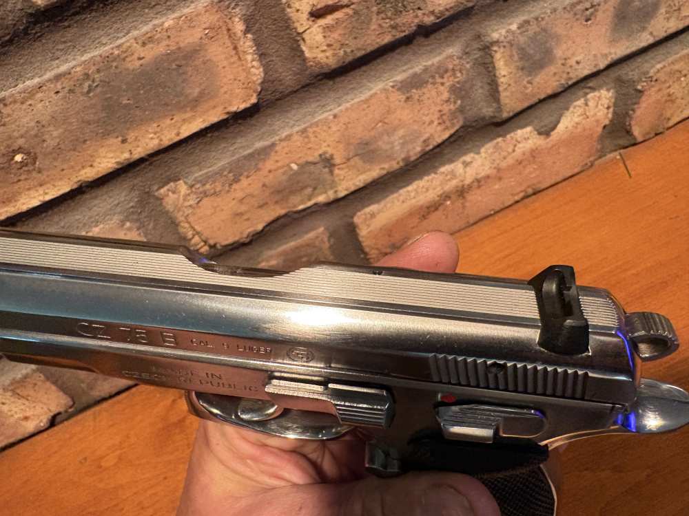 Cz 75 9mm High Polish Excellent. Barely shot -img-32