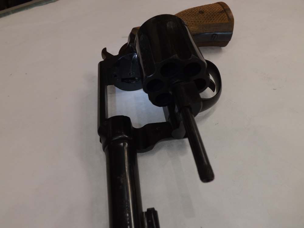 TAURUS MODEL 80 -img-4