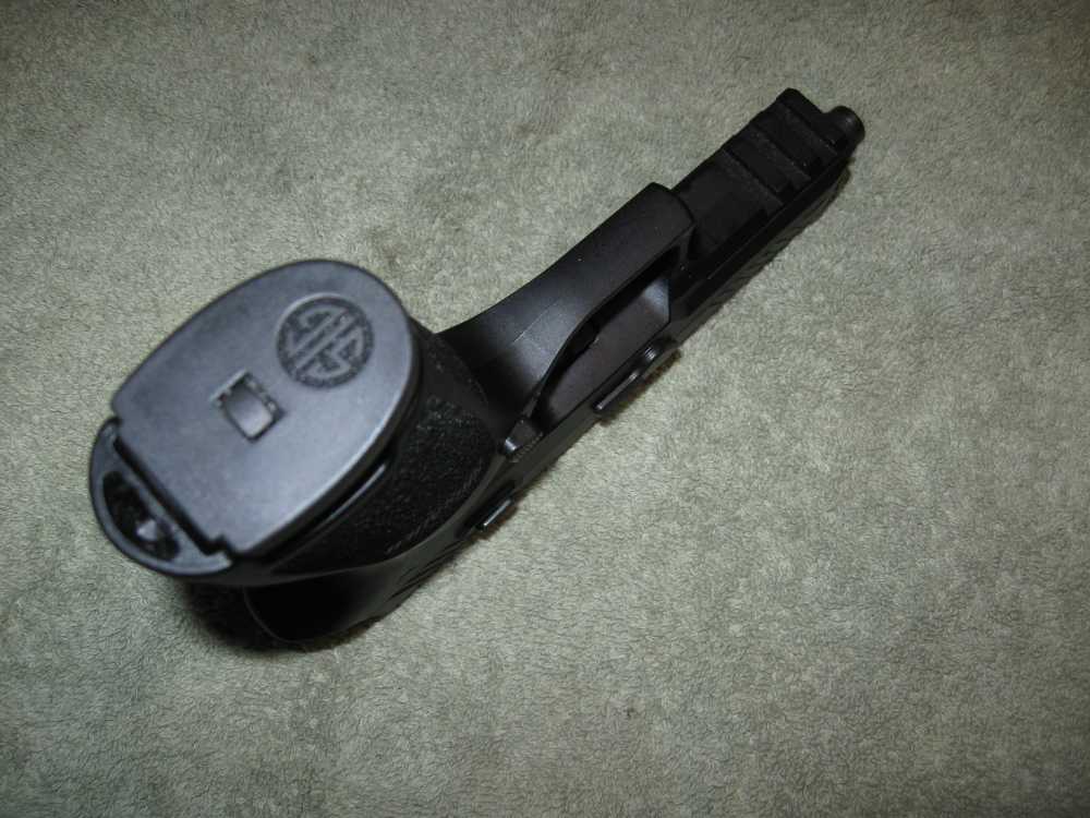 Sig P320 with threaded barrel and magazine-img-4