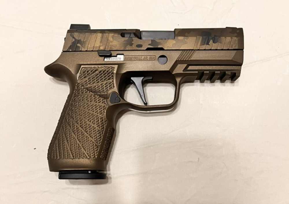 Compensated Wilson Combat Gold Camo X Carry P320-img-2