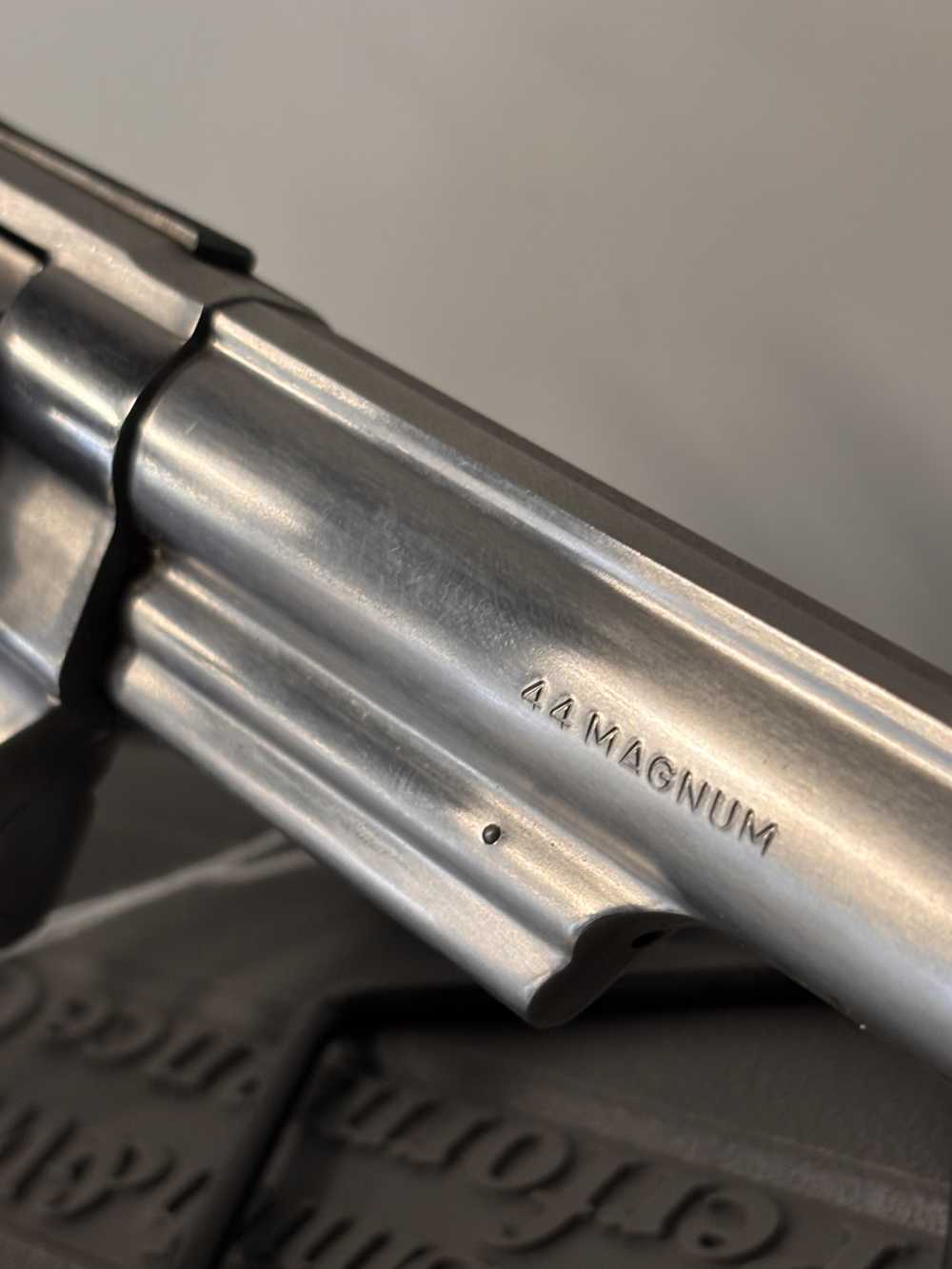 SMITH & WESSON 629-1 44 MAG STAINLESS 6 CYL HOGUE GRIPS -img-3