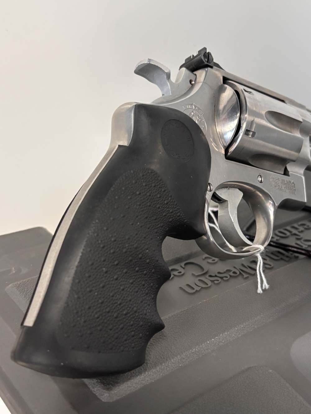 SMITH & WESSON 629-1 44 MAG STAINLESS 6 CYL HOGUE GRIPS -img-6