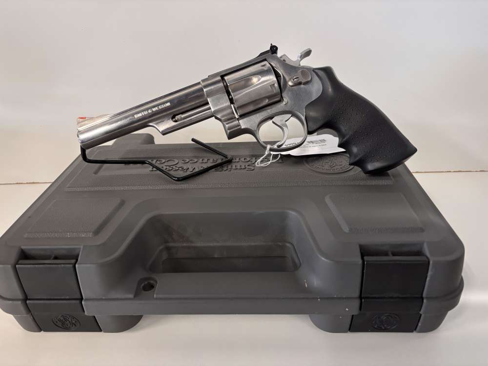 SMITH & WESSON 629-1 44 MAG STAINLESS 6 CYL HOGUE GRIPS -img-0