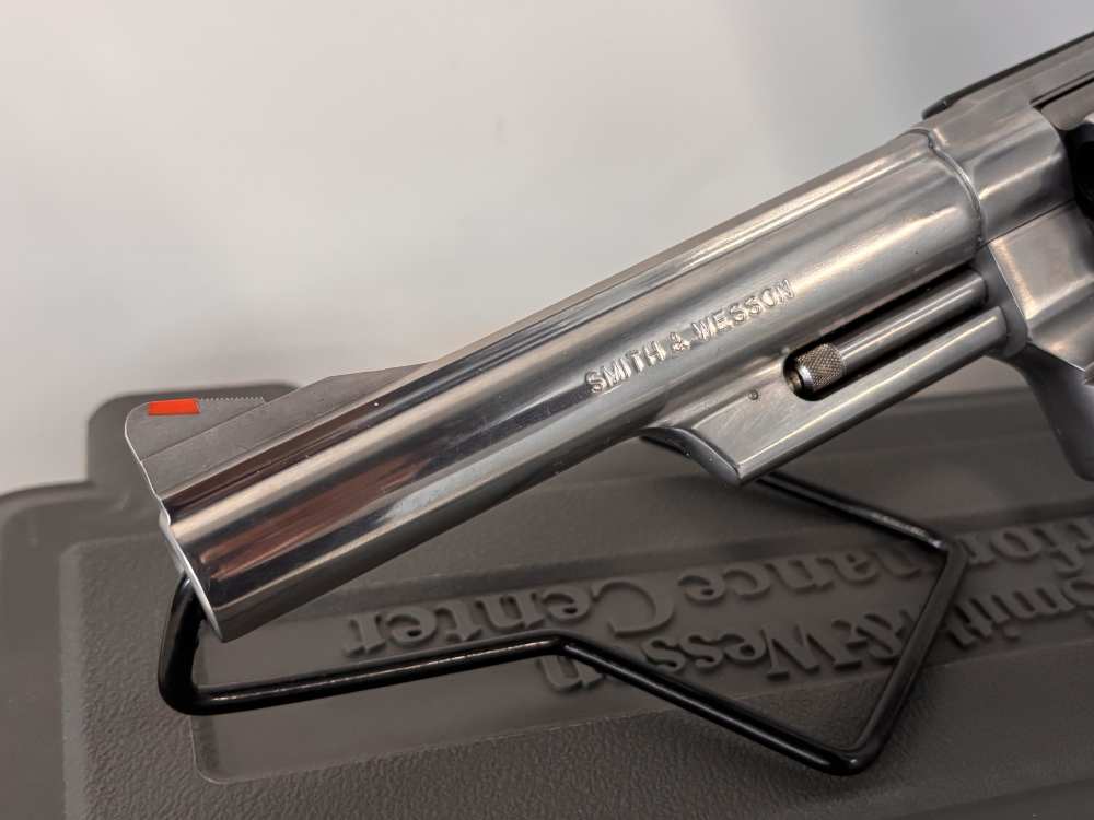 SMITH & WESSON 629-1 44 MAG STAINLESS 6 CYL HOGUE GRIPS -img-1