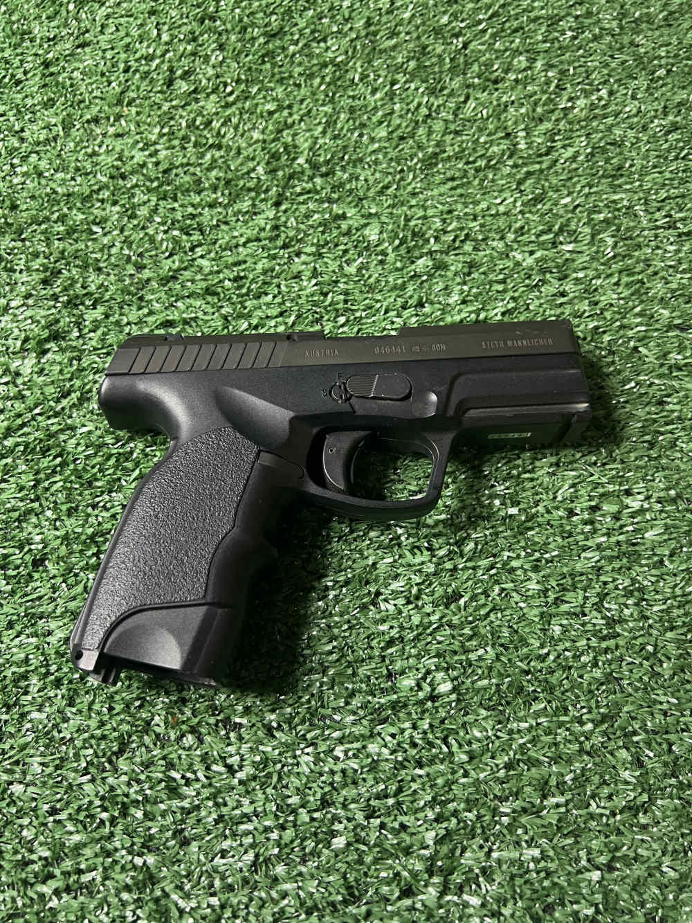 Steyr M40-A1 40 S&W DA/SA 12+1 Magazine Black-img-3
