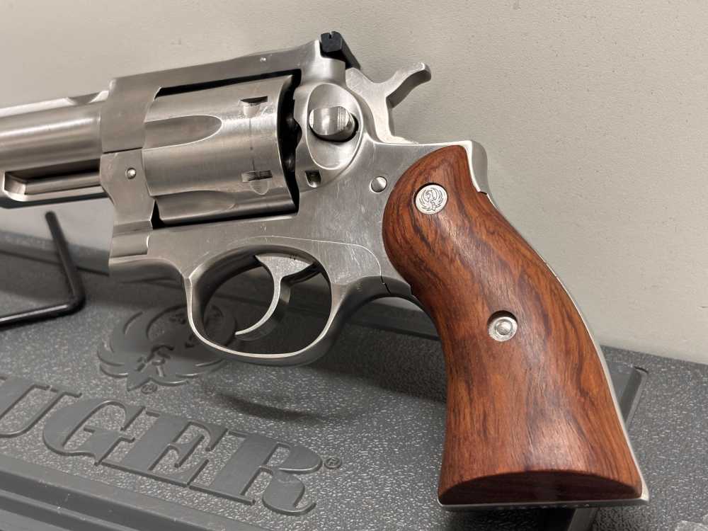 RUGER REDHAWKS WOOD GRIPS 6 CYL .44MAG STAINLESS 7.5"-img-1