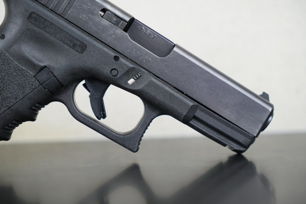 Glock 19 Gen 3 | Soft Case & Box | 4x 15-Round Magazines | Factory-img-12