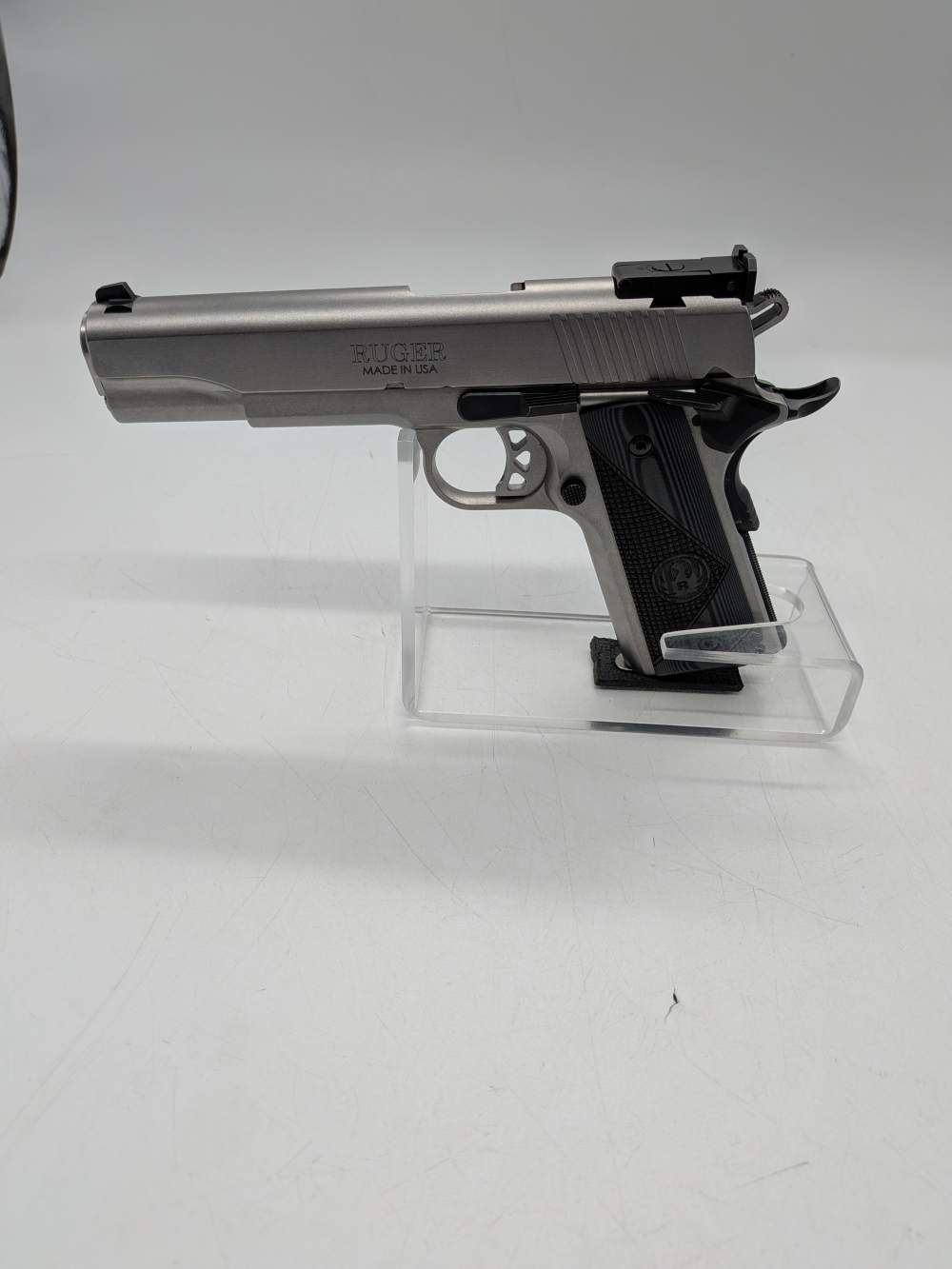 The classic Ruger SR1911 chambered in god's round 45 ACP-img-2