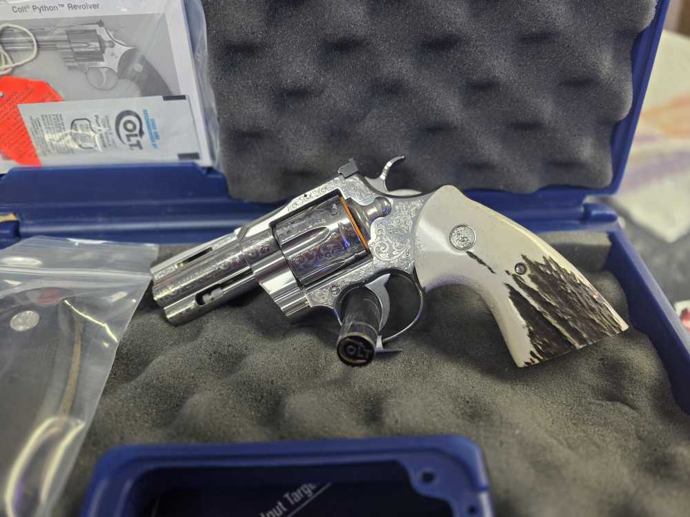 COLT PYTHON 357MAG 3 iNCH ENGRAVED GENUINE STAG GRIPS FACTORY NEW  ON SALE-img-0